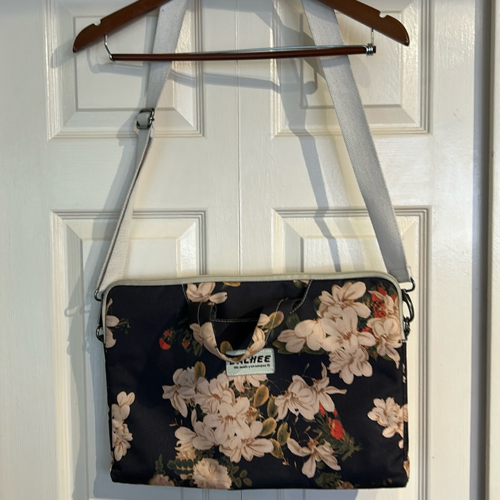 Dachee Laptop Bag Peonies with Dark Background